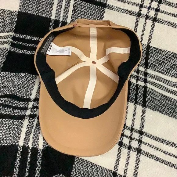 ⚠️ Levi’s tan baseball hat - Picture 6 of 8